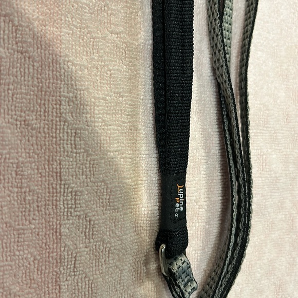 LupinePet dog leash - 1/2” wide, 6 foot long lead in granite color. - Picture 2 of 6